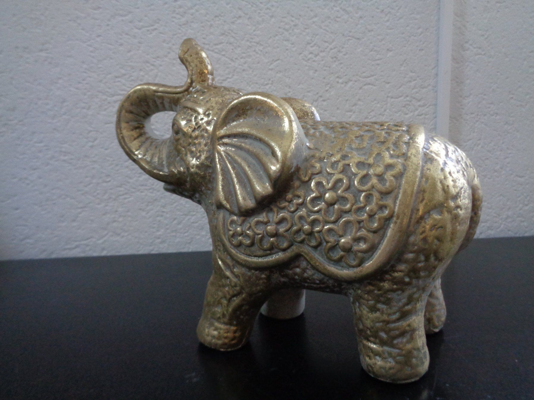 Skulpturen & Statuen: Stehender Elefant (20 cm) – Neu und originalverpackt aus Langenbruck von Gumsi 2