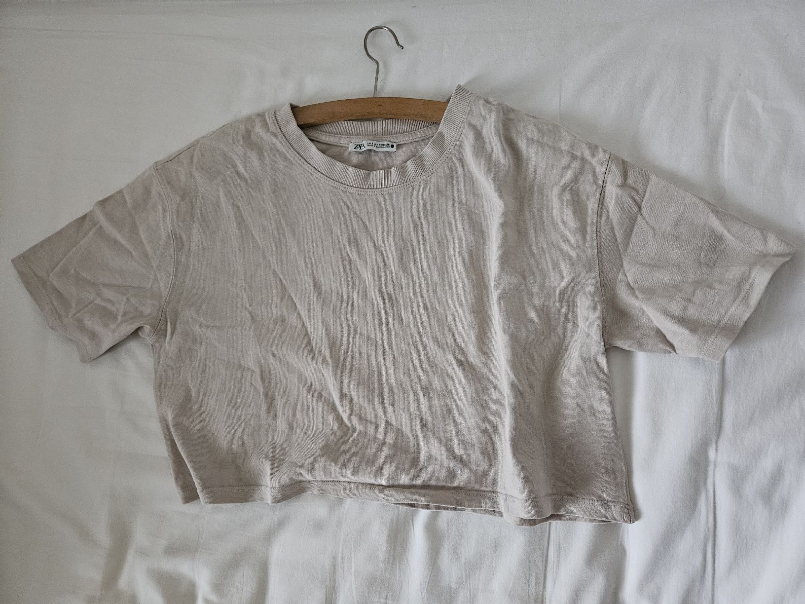 T-Shirts: Zara Basic Shirt, Beige, Gr. S, Crop-Top, Sommer Must-Have – Gebraucht aus Abtwil AG von Ayline.a8 1