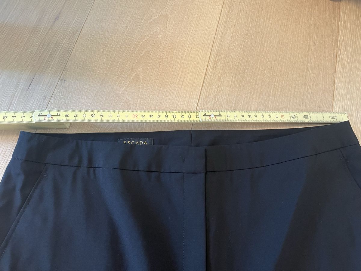 Escada Hosen: Escada Hose, Grösse 42, schwarz, neuwertig – Neu (gemäss Beschreibung) aus Bülach von Simka83 3