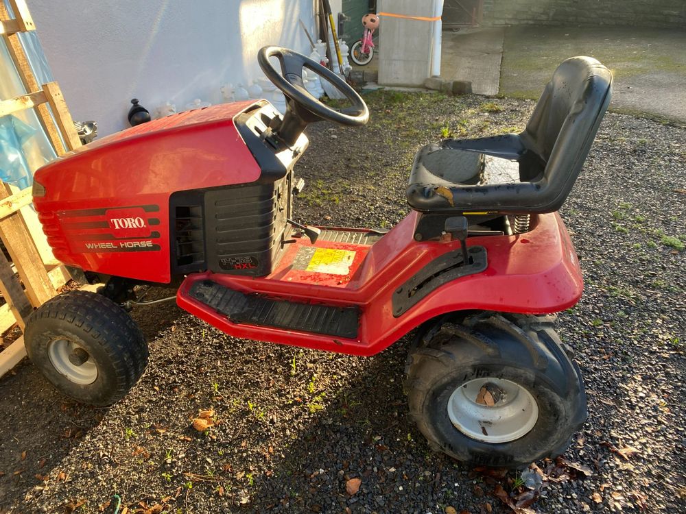 AUFSITZRASENMÄHER Toro, Wheel Horse, 1438 HXL (defekt) Kaufen auf