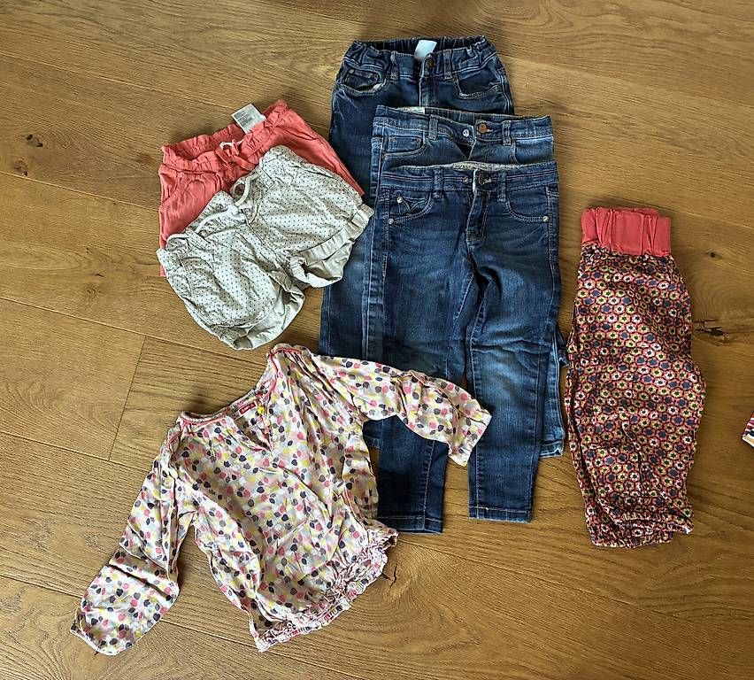 Lotti & Set di vestiti: Kleiderpaket Mädchen 92 – Usato da Männedorf venduto da lachen2011 2