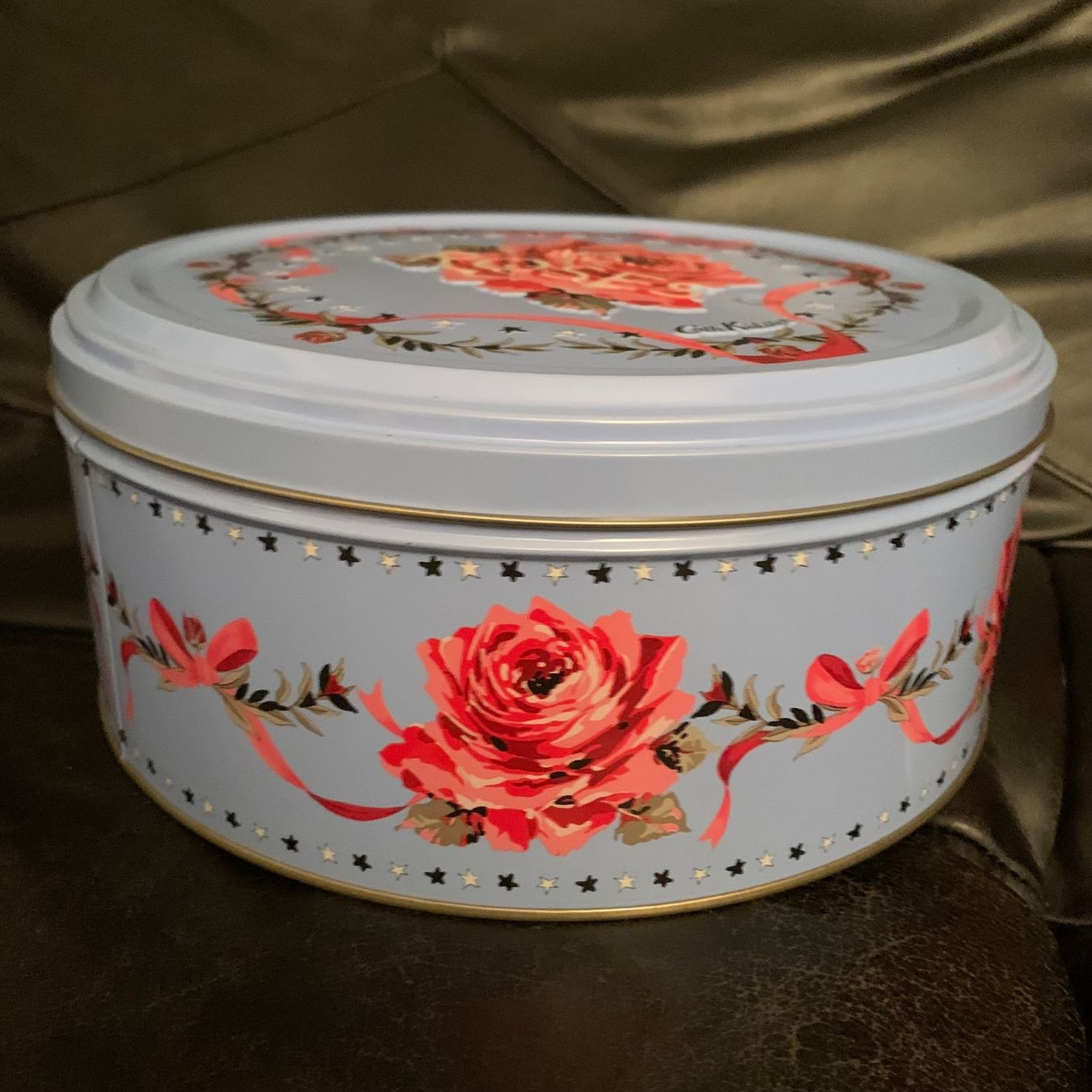 Contenitori & Simili: Blechdose, Keksdose Roses, Vintage Design – Usato da Hinteregg venduto da GARANTA 1