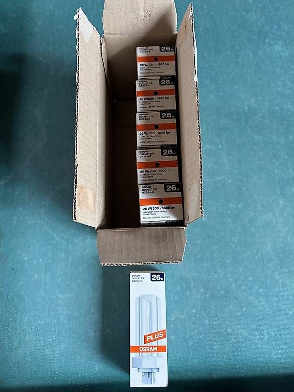 Lampade: 6 Energiesparlampen Dulux T/E Plus 830 26W – Usato da Lengnau BE venduto da hs67