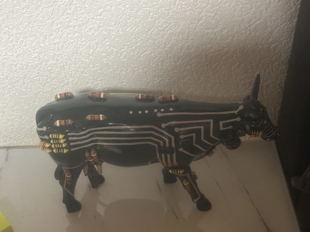 Statuette: Design Cow Parade Kuh Computer Edition – Usato da Deitingen venduto da Himhip 2
