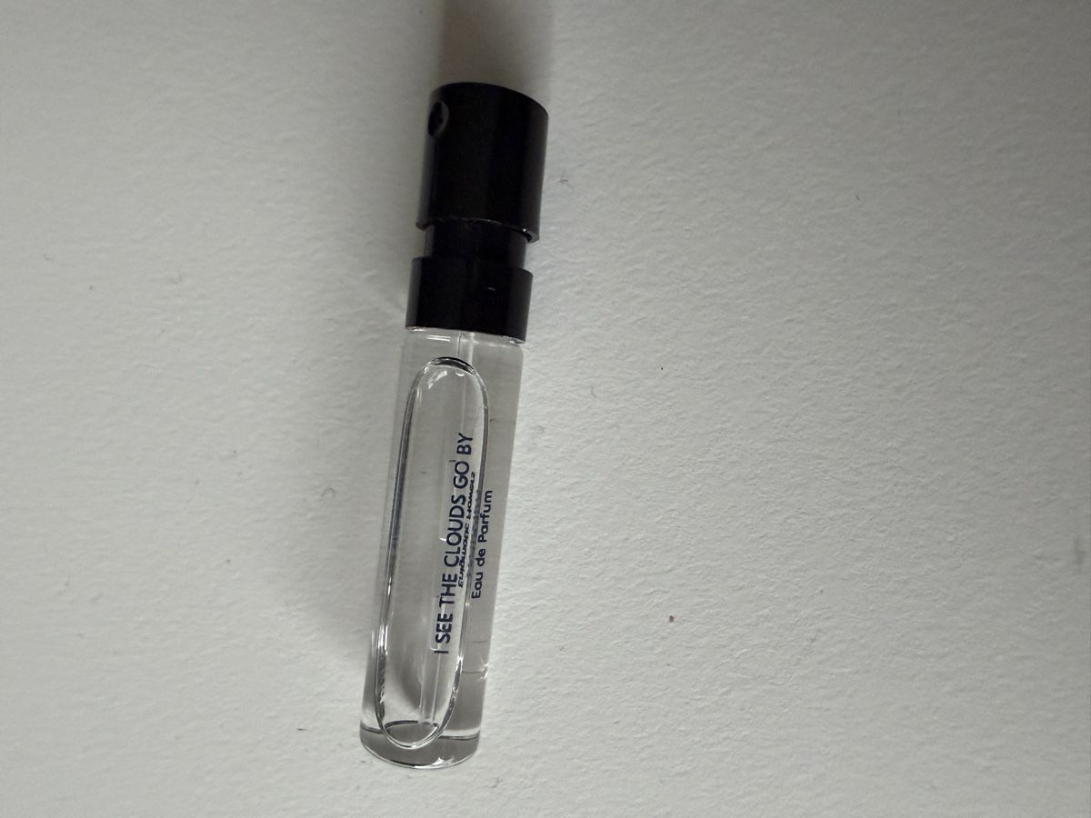 Profumi & Eau de Toilette: Floraiku "I See the Clouds Go By" Probe 1.5ml – Nuovo (secondo la descrizione) da Meierskappel venduto da Philium 1