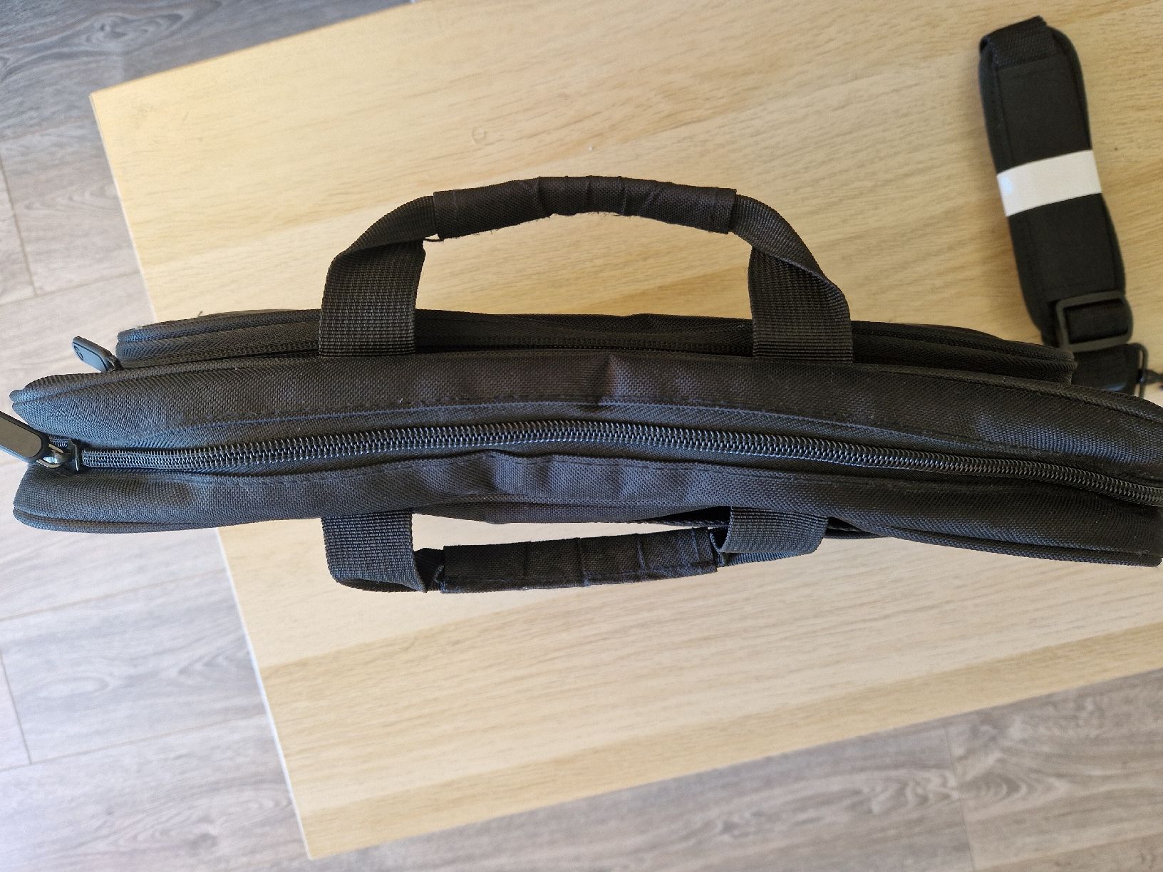 Koffer & Taschen: HP Laptop Briefcase, 17 inch, Black, Adjustable Strap, Nice! – Neu und originalverpackt aus Wettingen von mor_76q7 2