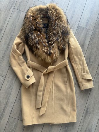 36_ZAAL Gulon Wool with natural raccoon fur_very expensive