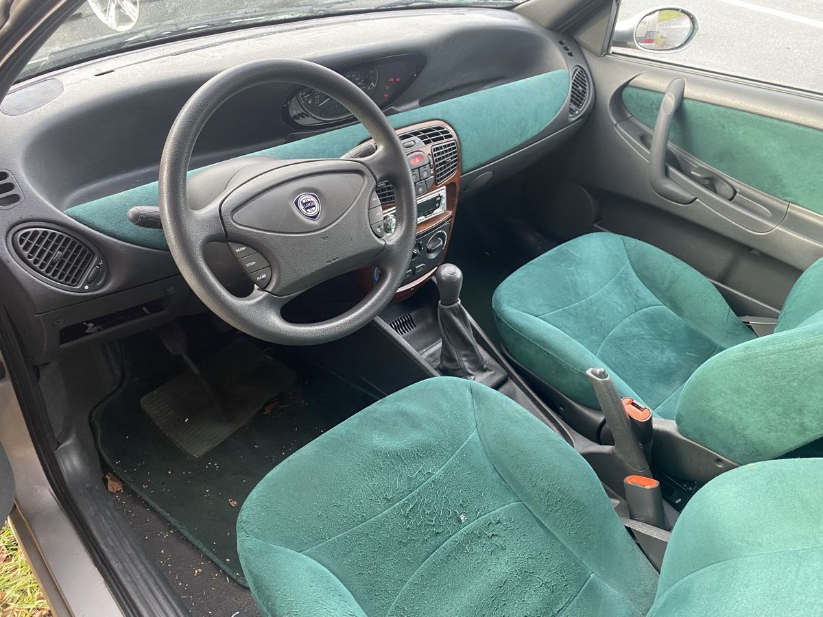 Lancia Automobili: LANCIA Y 1.4 – Usato da Bern venduto da hotcars24 5