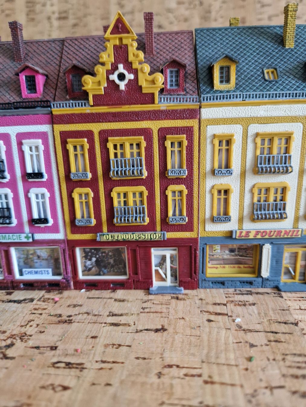 Faller Modelleisenbahnen: Lot de 6 maisons Faller N – Gebraucht aus Tavannes von Jacksonhmc 6