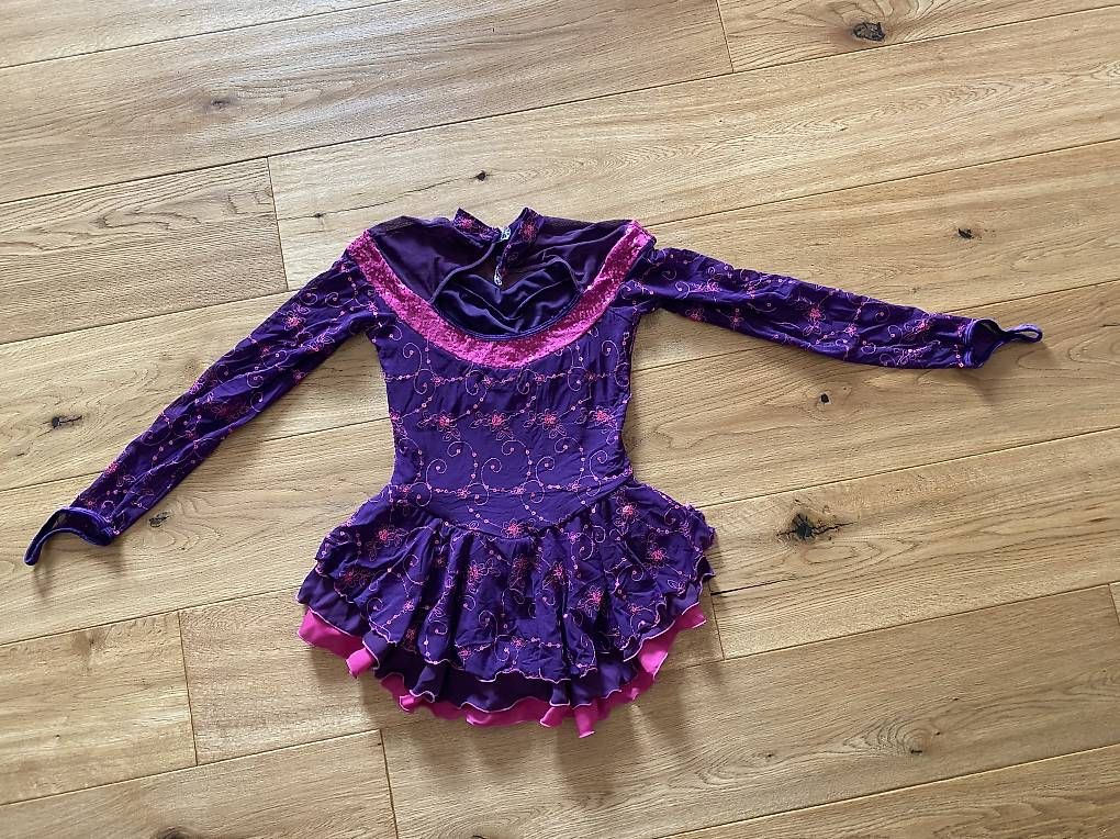 Vestiti & Gonne: Eiskunstlauf Kürkleid – Usato da Oberuzwil venduto da mirjam_chia 1