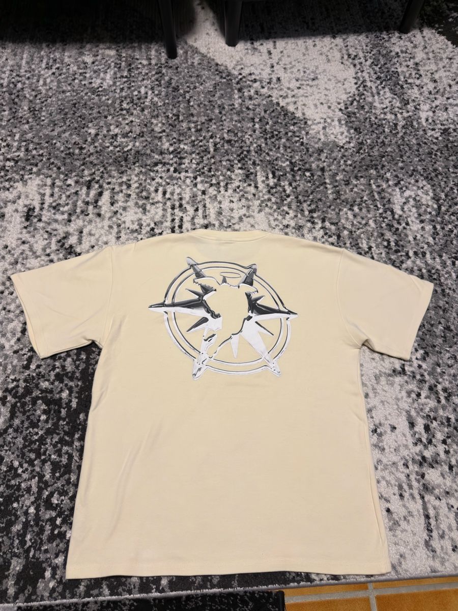 T-shirt: Divinbydivin cream T-shirt – Nuovo (secondo la descrizione) da Yverdon-Les-Bains venduto da fir_7srk 1