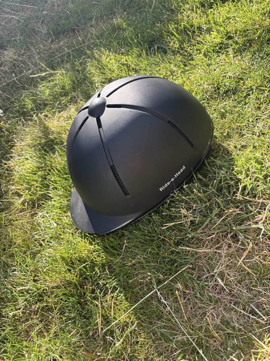 Helme: Reithelm  – Gebraucht aus Gunzwil von nat_yy2y