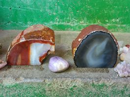 Heilsteine: Amethyst, Rosenquarz, Bergkristall ...