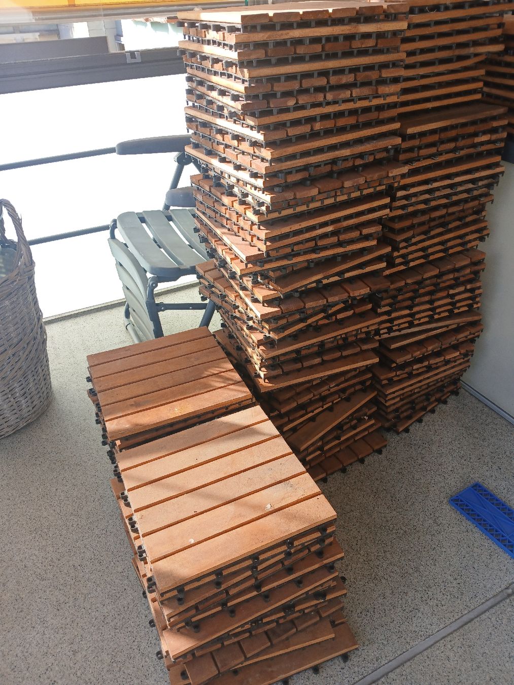Bodenbeläge: Holz Klick-Fliesen – Gebraucht aus Zürich von alo_7y57 1