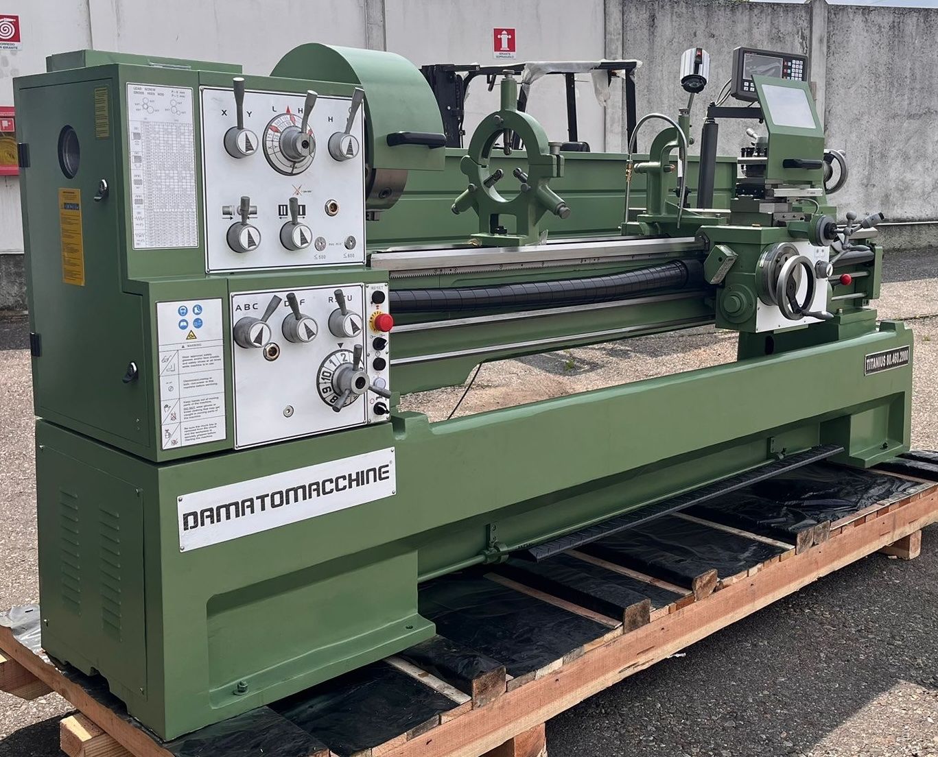 Tutte le macchine: Tornio Professionale Titanius 80.460.2000 DRO trifase – Nuovo e nell'imballaggio originale da Lamone venduto da TECDM 2