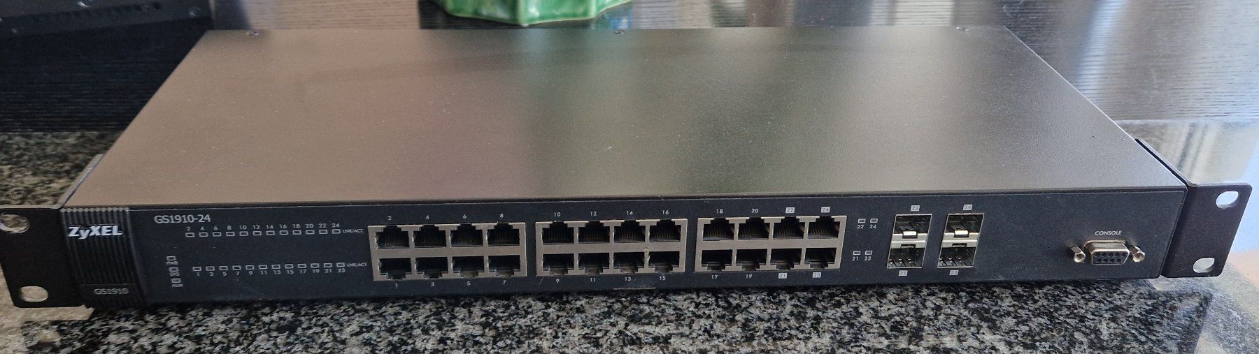 Zyxel Hub & Switch: Zyxel GS1910-24 – Usato da Epalinges venduto da Ozili 1