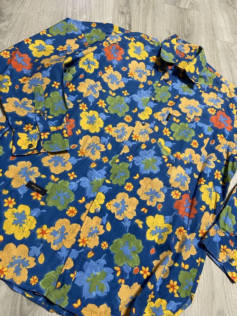 Valentino Blusen: Chemise Valentino taille 42 – Gebraucht aus Montreux von Perledor