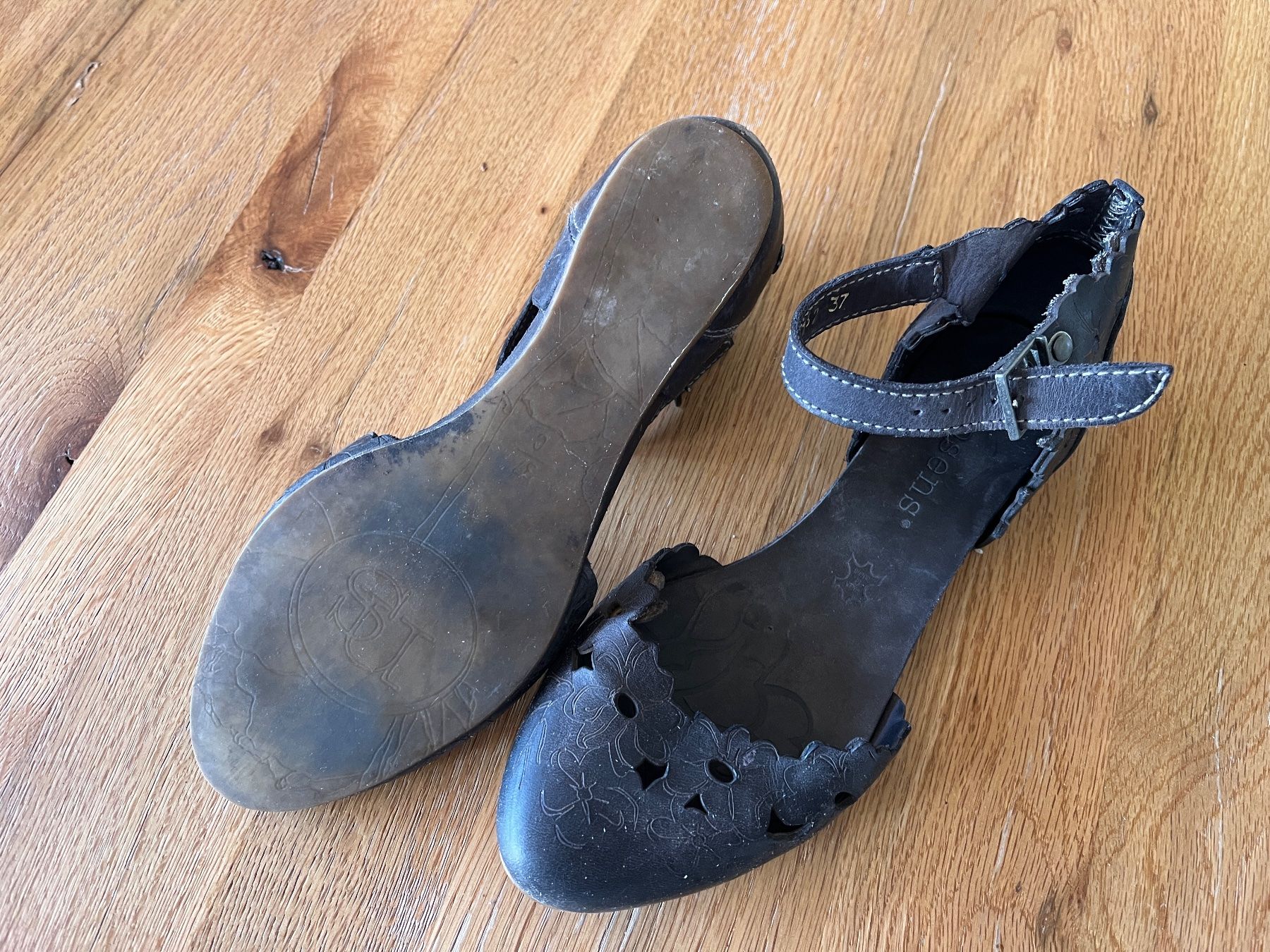Neosens Scarpe da donna: Sandalen Neosens echt Leder Gr. 38 – Usato da Spiez venduto da Conae_8 2
