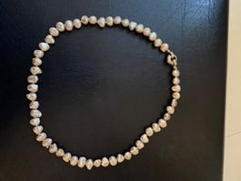 Biwa-Perlenkette grau, 54 Perlen +2 lose Perlen für Ohrringe