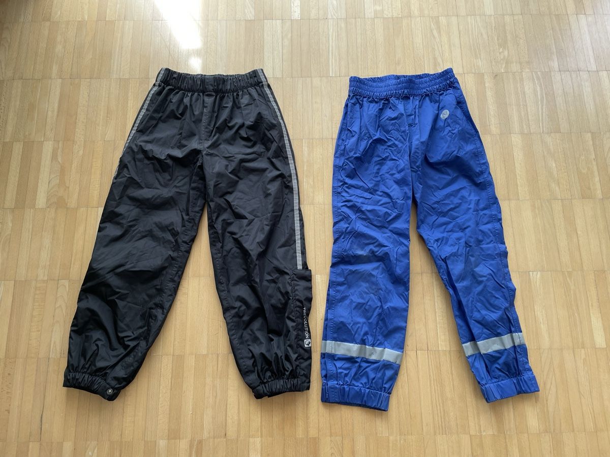 Pantaloni: 2er Pack Regenhosen, Gr. 128 – Usato da Frauenfeld venduto da dan_ygp2
