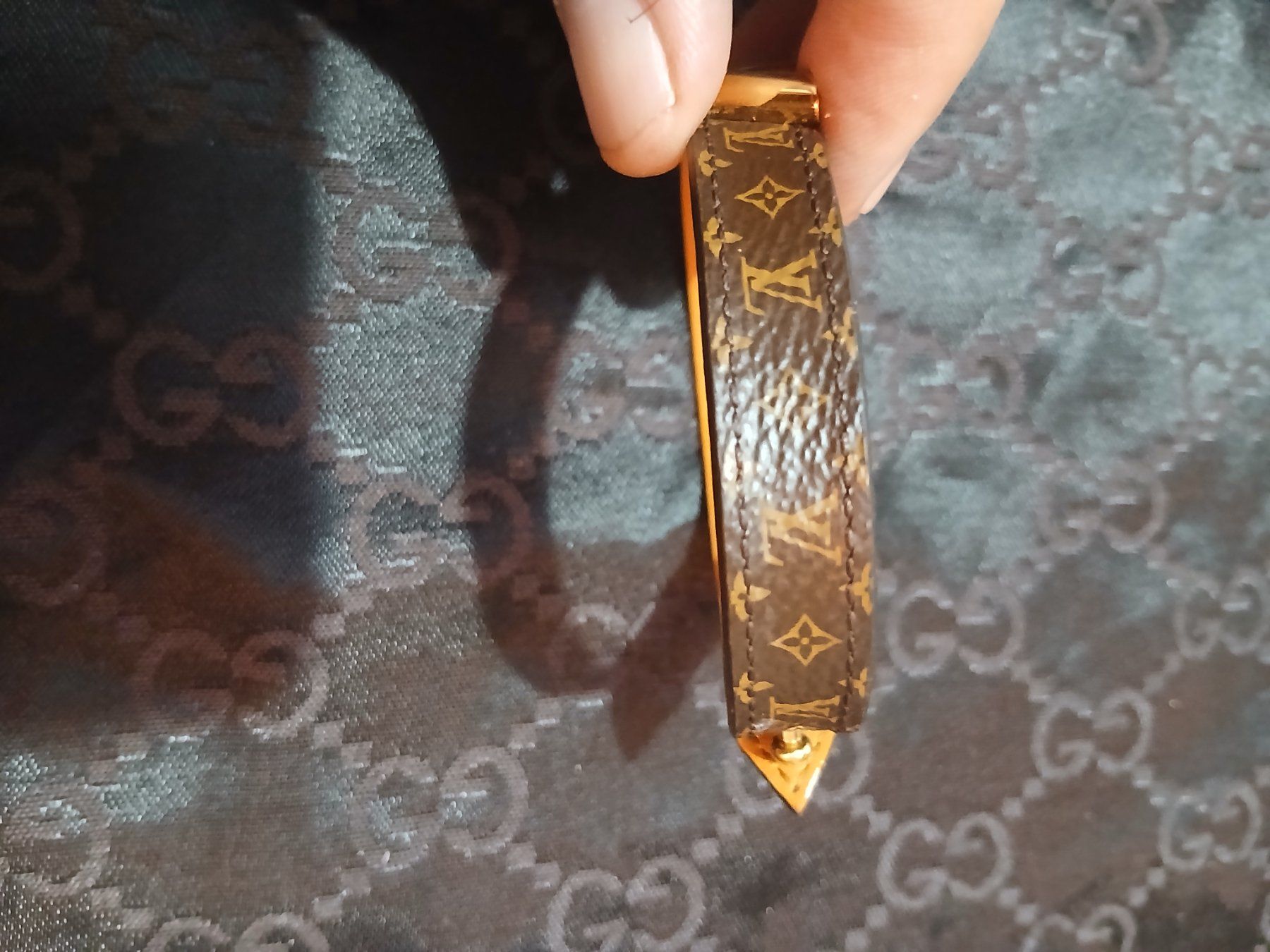 Louis Vuitton Bracelets: LOUIS VUITTON bracelet "V" – D'occasion à Le Grand-Saconnex par Rgt87 4