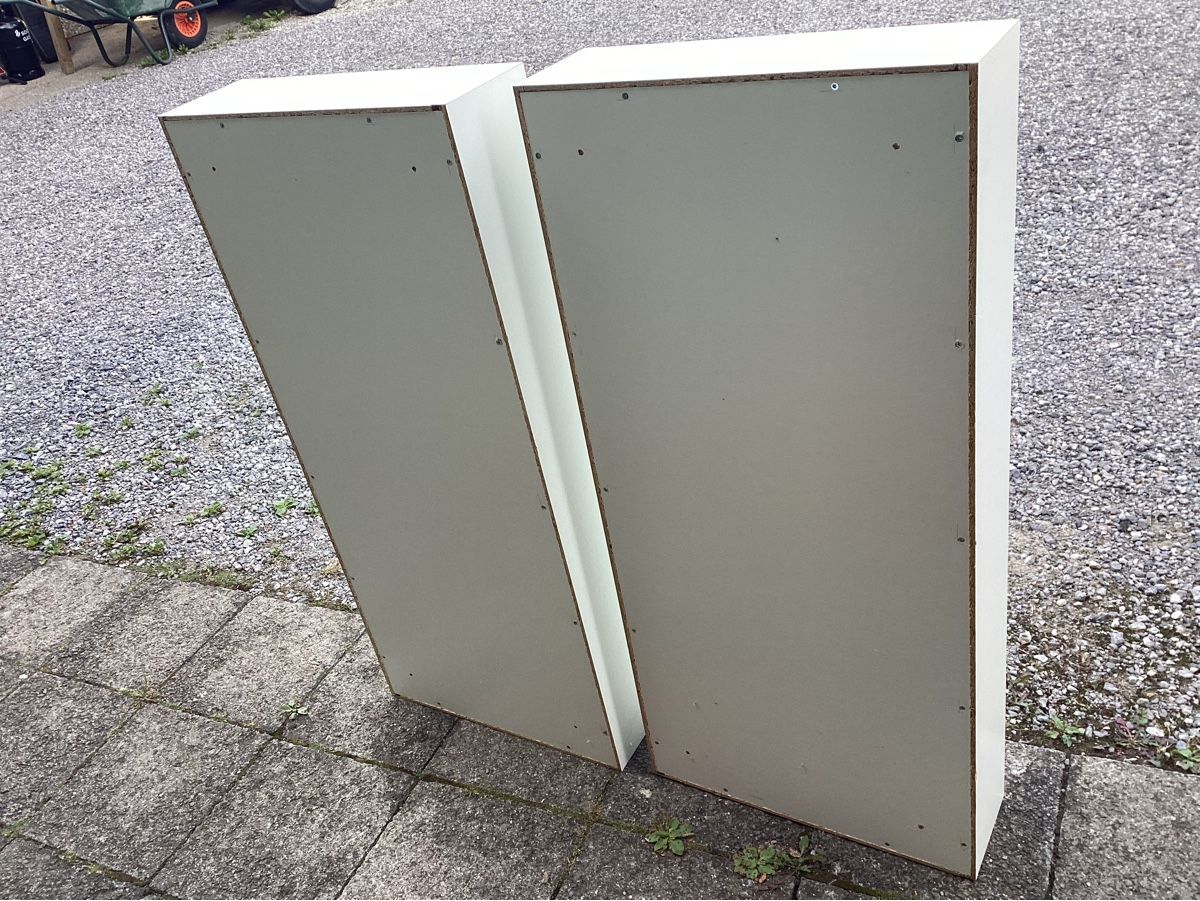 Scaffali: 2 kleine Vitrinenregale ab Fr. 1.- – Usato da Reutigen venduto da Nikitik 2