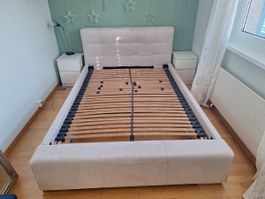 Bettgestell 140/200cm mit Lattenrost UND GRATIS NACHTTISCHE!