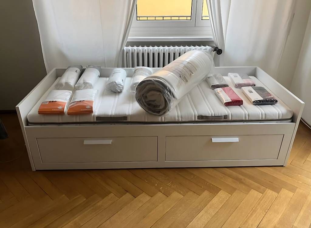 Divani: Ikea Brimnes divano letto – Nuovo e nell'imballaggio originale da Giubiasco venduto da acbelli