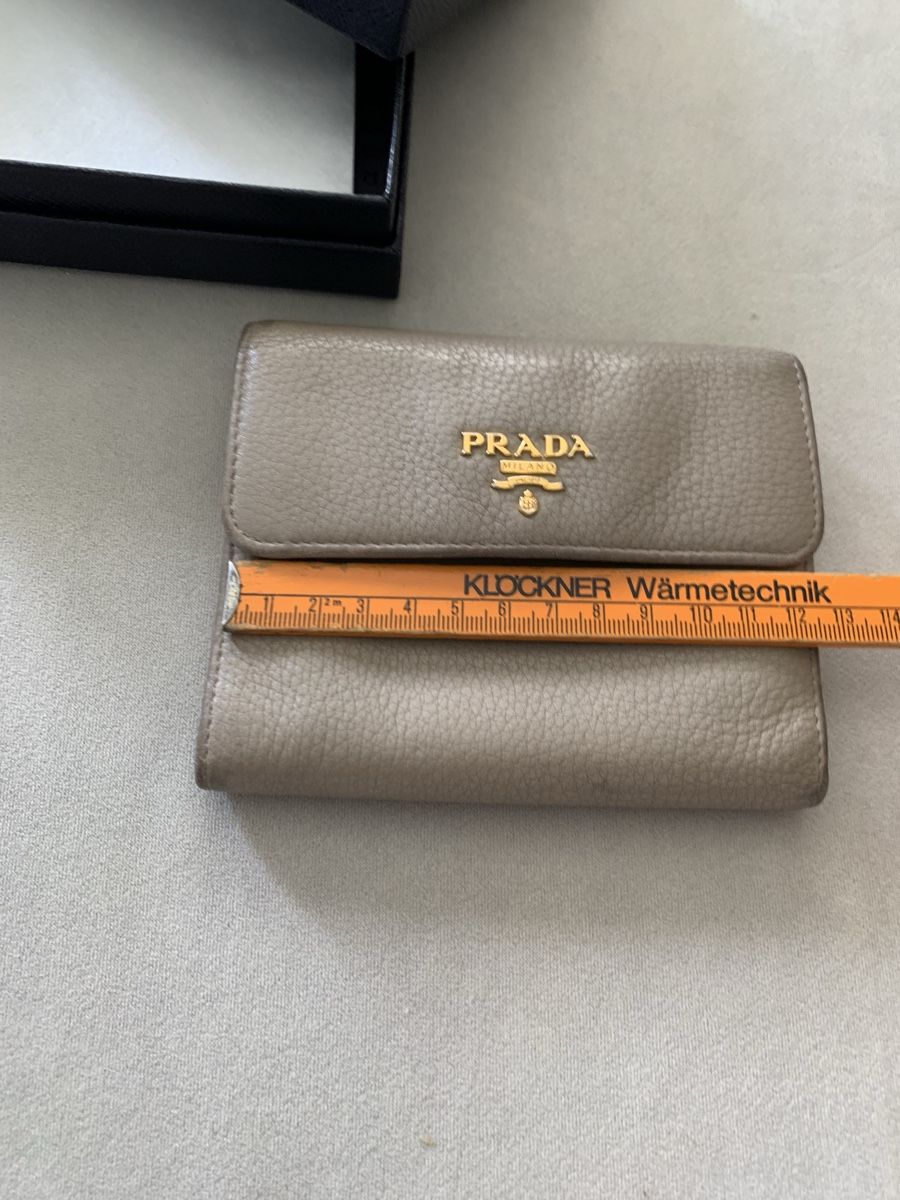 Prada Portemonnaies: Prada Portemonnaie – D'occasion à Bergdietikon par zor_856j 9