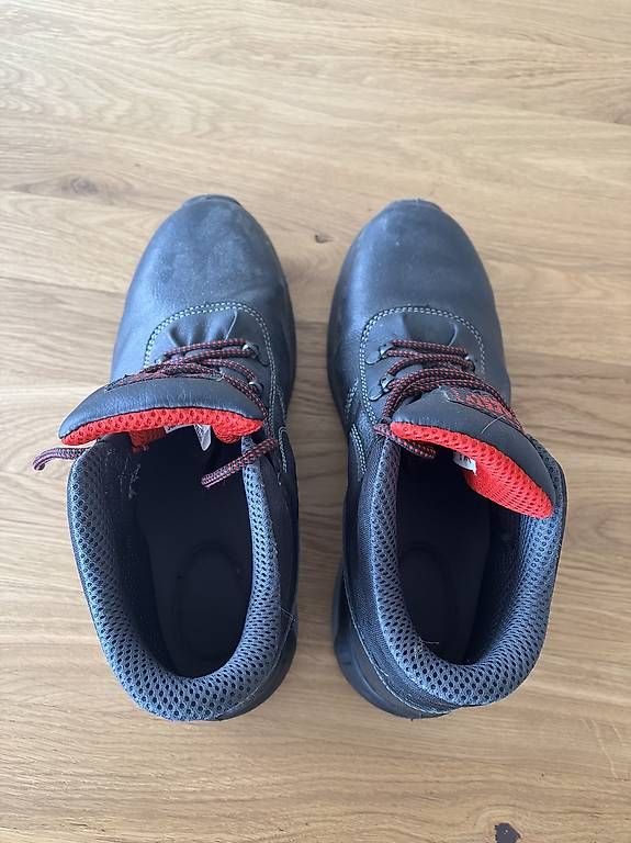 Scarpe da uomo: Worker Stahlkappenschuhe Gr. 44 schwarz – Usato da Ipsach venduto da Cedritschy 3