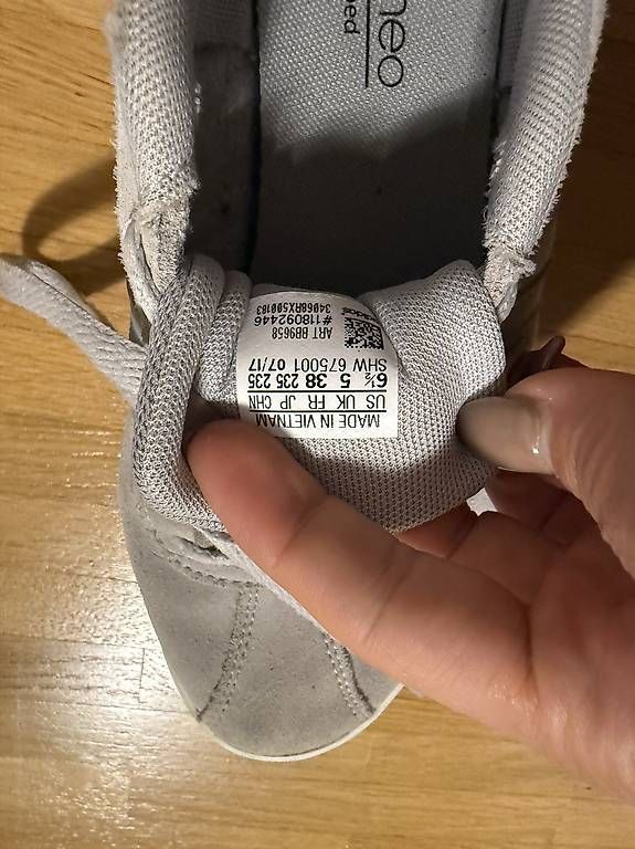 Scarpe da donna: adidas Sneaker Grau  Gr: 38 – Usato da Schlieren venduto da pde_l8td 1