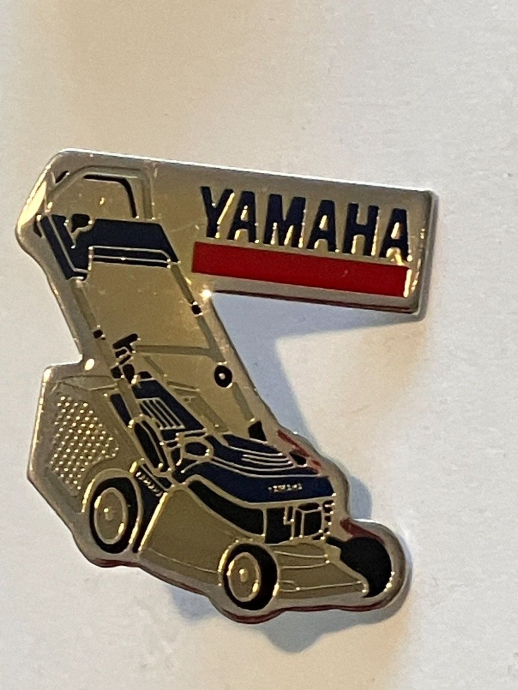 Placchette & Badge: 1 Pin Yamaha Rasenmäher – Usato da Basel venduto da djwwpp