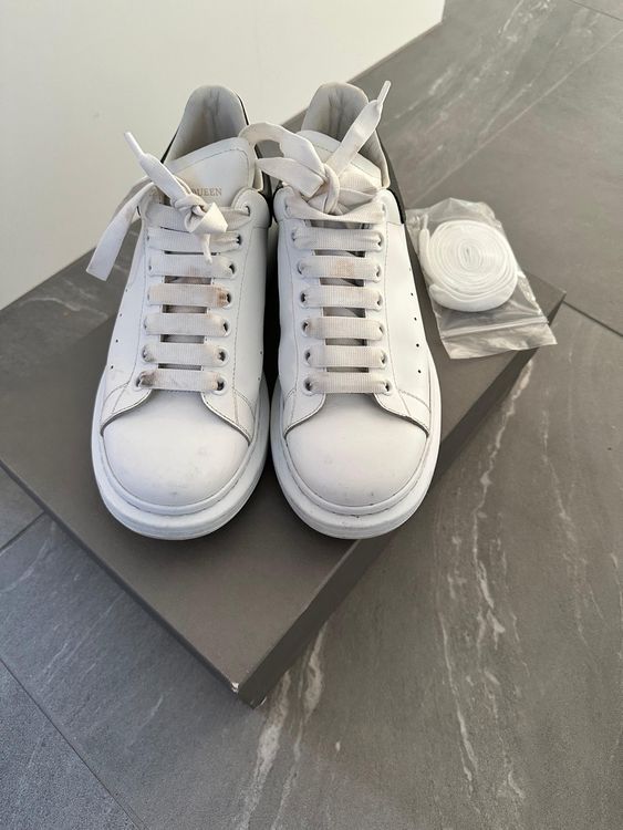 Alexander Mcqueen Chaussures hommes: Alexander McQueen Sneaker (Gr.40) Weiss – D'occasion à Aarau par Kaio254 1