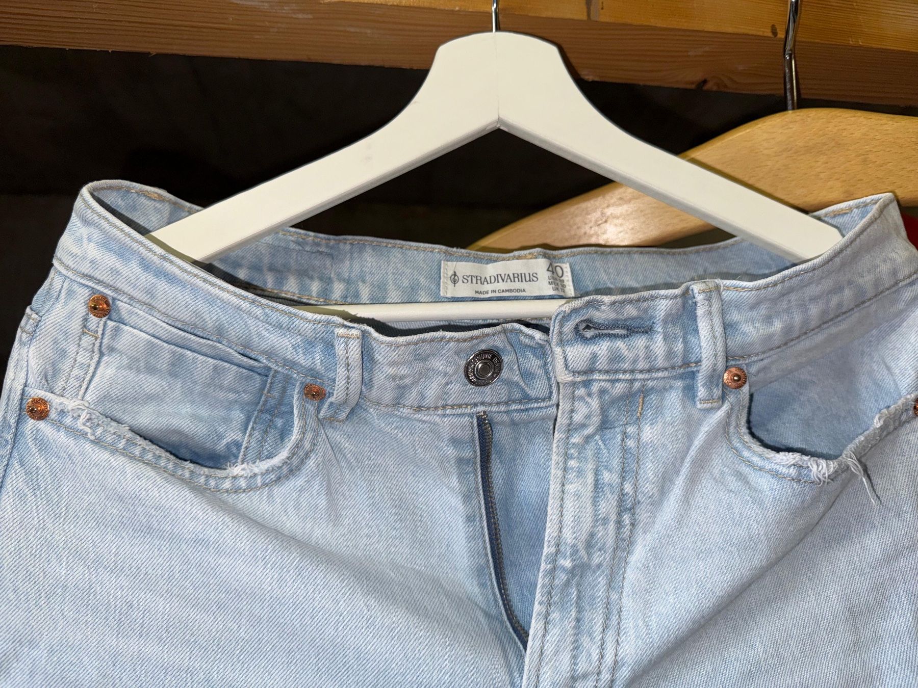 Stradivarius Jeans: 🔥Jeans hellblau Grösse 40 Stradivarius – Usato da Dottikon venduto da Celina16 2