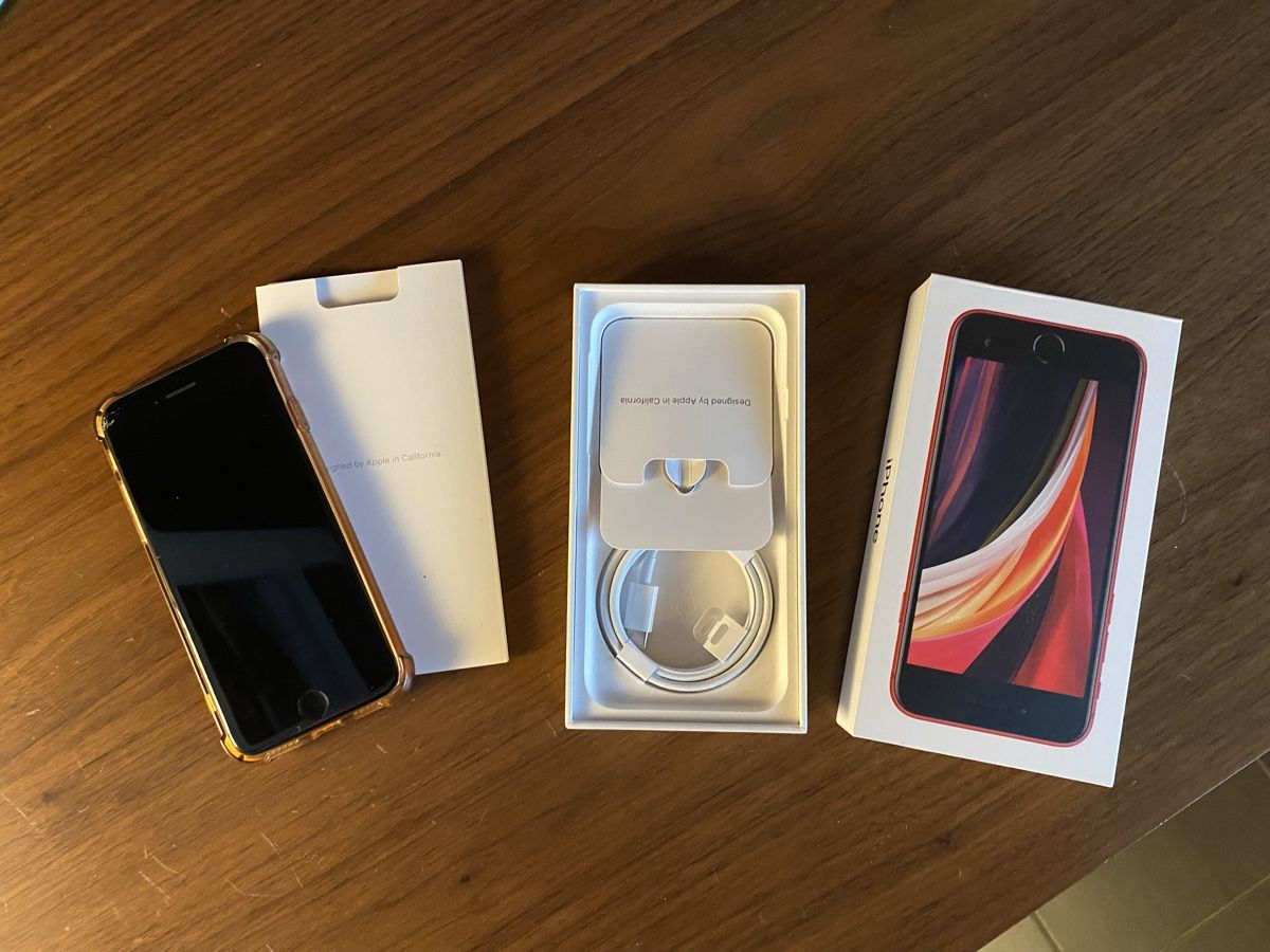 Apple Telefoni cellulari / Smartphones: iPhone SE, Red 128GB – Usato da Oberbipp venduto da S-Works