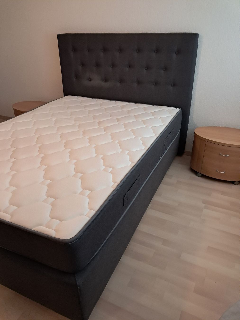 Letti: Boxspringbett 140x200cm – Usato da Sutz venduto da Sarah_4 2