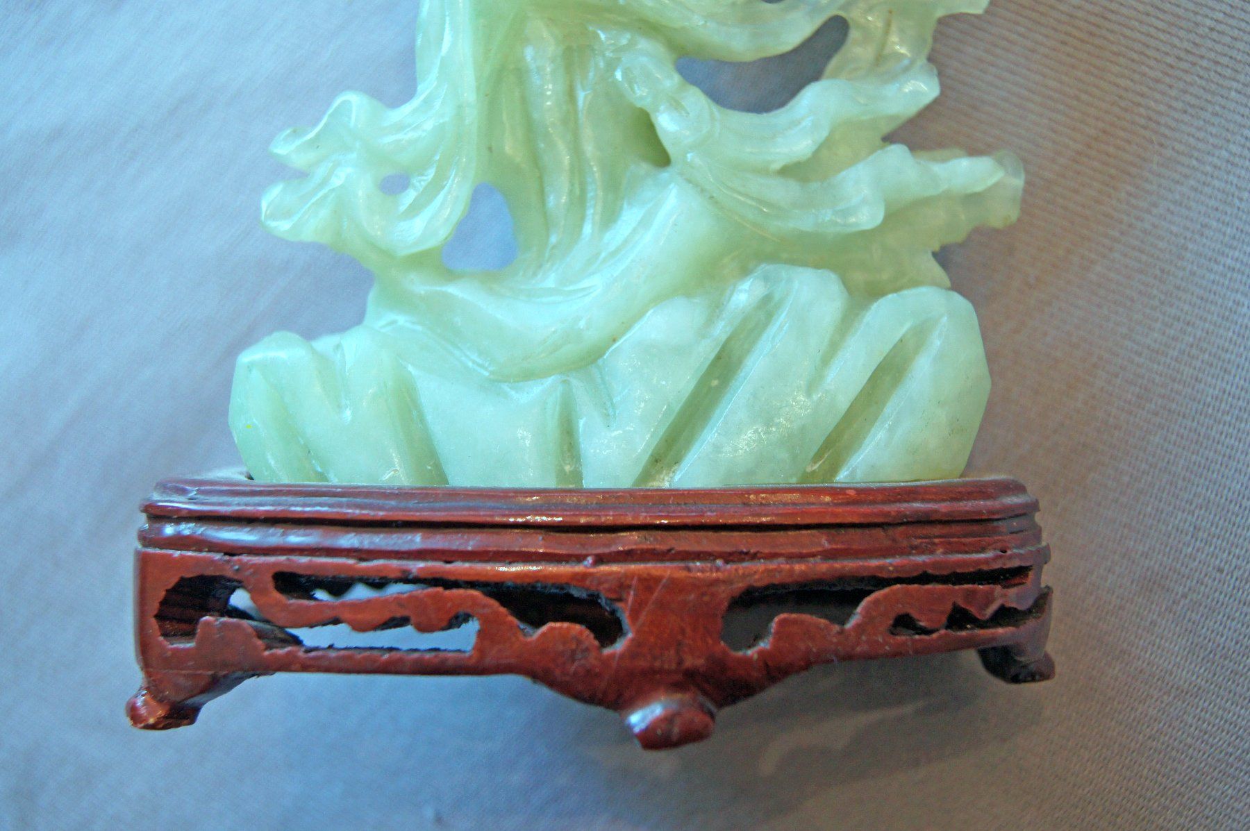 Skulpturen & Statuen: Anmutige Guanyin aus Jade – Gebraucht aus Geroldswil von ARTEFACTO 4