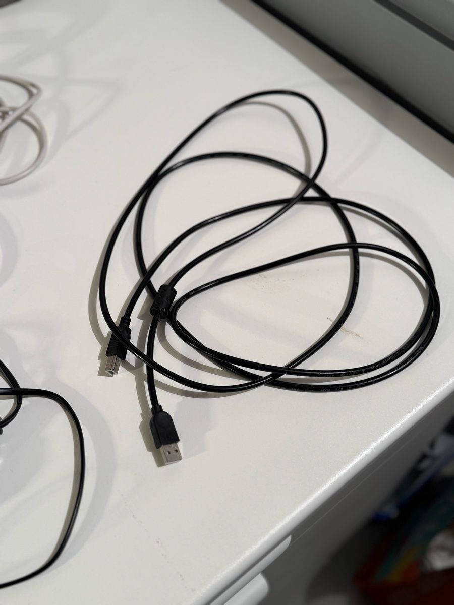 Cavi: Kabel-Sammelsurium: USB, TV, Audio, Cablecom, diverse – Usato da Galmiz venduto da ranunkel25 6