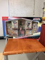 Pokémon Prismatic Evolutions - Premium Figures Collection