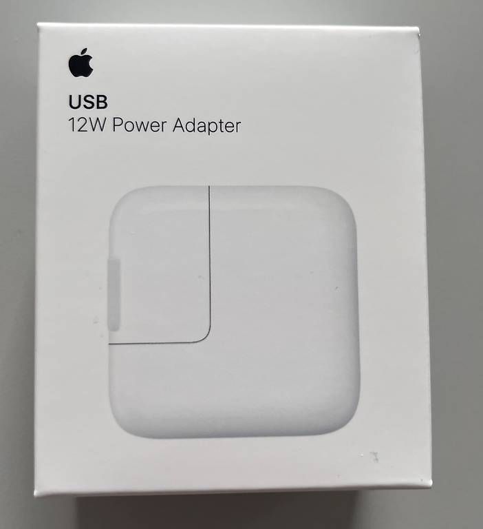 Caricabatterie: APPLE 12W USB Power Adapter – Usato da Lyss venduto da Zwei_kind