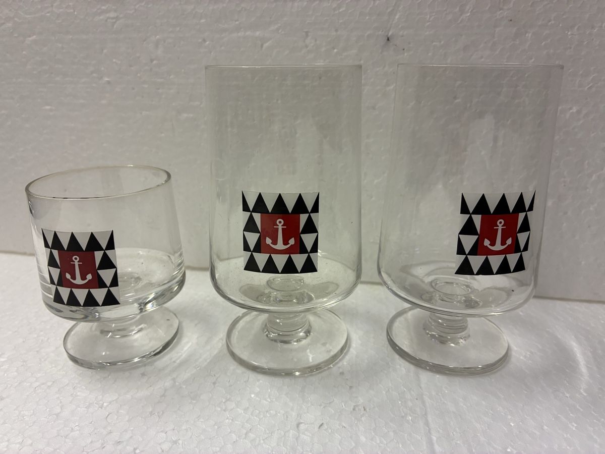 Verres: 3 Biergläser mit Fuss – D'occasion à Bubendorf par Mia111