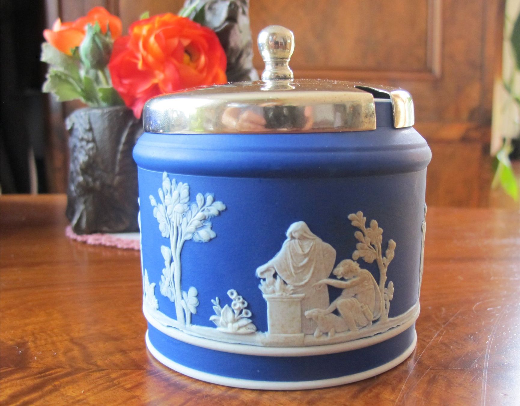 Zuckerdosen: ZUCKERDOSE WEDGWOOD JASPERWARE  DUNKELBLAU – Gebraucht aus Matzingen von exklusives