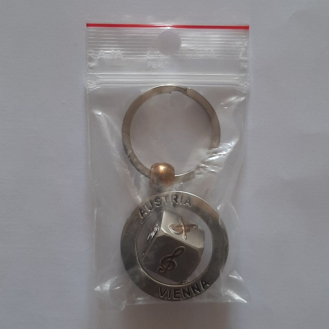 Portachiavi: Porte-clé Austria Vienna – Nuovo e nell'imballaggio originale da Carouge GE venduto da cecob0909 6