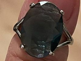 Très Jolie bague 59 pierre bleue foncée neuve