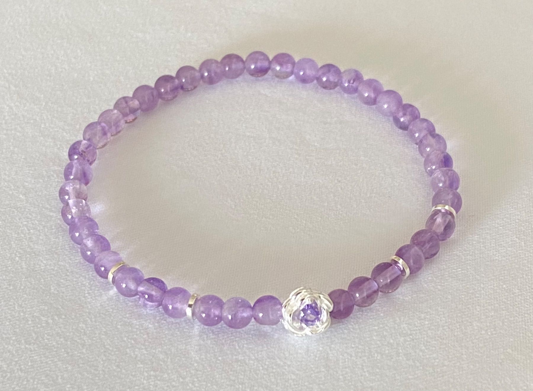 Armbänder & -reifen: Edelstein Armband Lavendel Amethyst mit Silber auf Mass – Neu und originalverpackt aus Zuzwil SG von Lemliskat 1