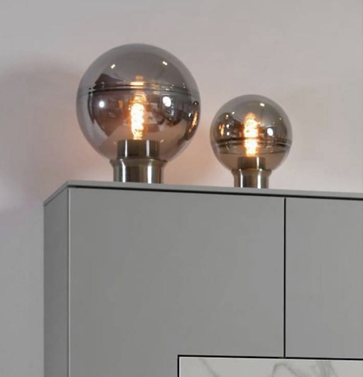 Villeroy & Boch Lampade: Smoked Glass Globe Lamp Villeroy – Nuovo (secondo la descrizione) da Zürich venduto da shop_all 1