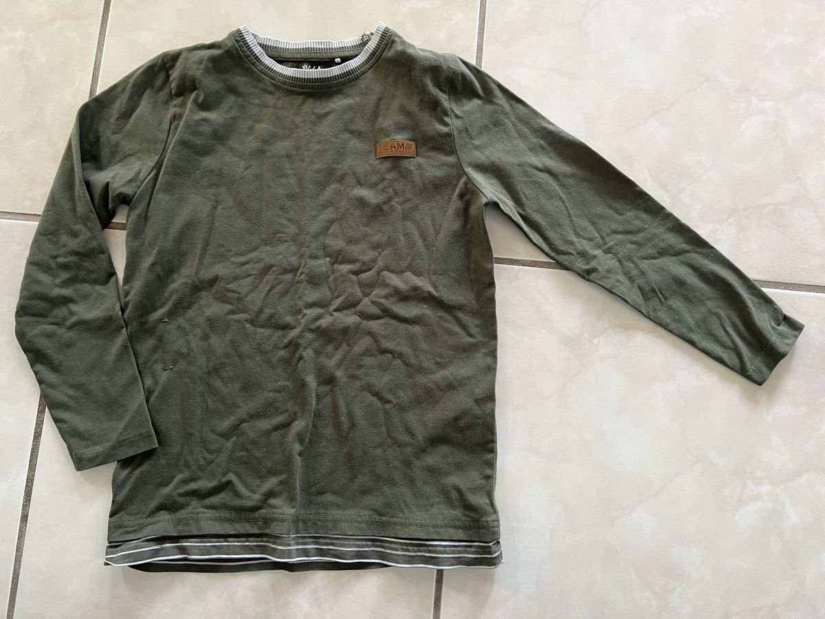 Pulls et sweat-shirts: Sweatshirt Gr. 134/140 – D'occasion à Wallisellen par Kaktus8304