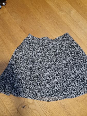 H&M Rock, Grösse L, Blumenmuster, ideal für den Sommer!
