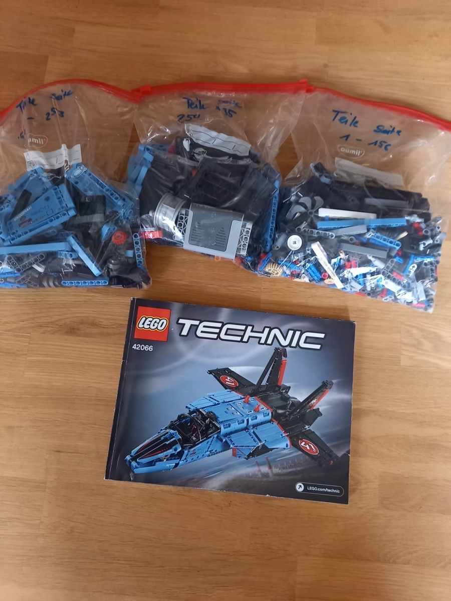 Lego Jeux de construction: Lego Technic Kampfjet – Neuf (Voir description) à Hallau par 13gs