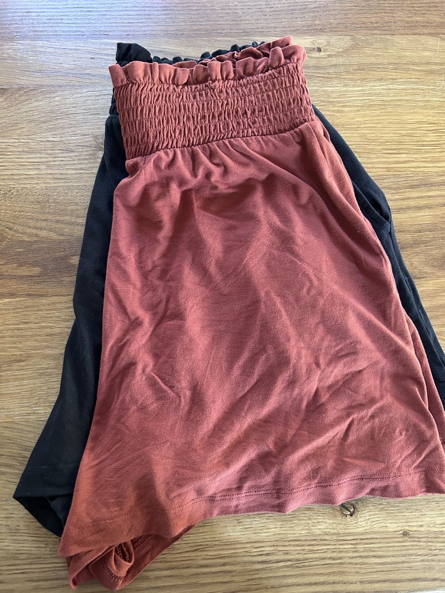 Lots de vêtements: Kleiderpaket Shorts S  – D'occasion à Walperswil par and_6y68 2